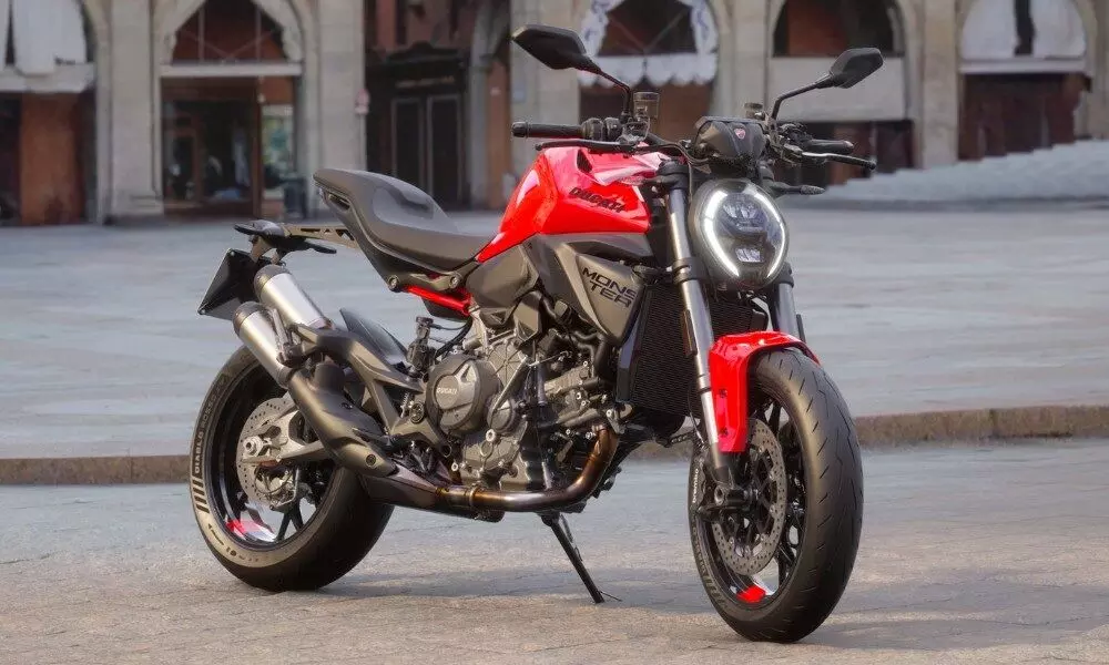 35283-ducati Ducati: डुकाटी मॉन्स्टर भारत में लॉन्च, न्यू डिजाइन और दमदार V2 इंजन, जानें इसकी पावर, फीचर्स और कीमत