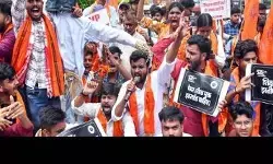 Jharkhand bandh ABVP: रांची में बवाल...JCB पर सवार होकर पहुंंचे प्रदर्शनकारी, छात्रों पर लाठी चार्ज के खिलाफ बीजेपी का झारखंड बंद आज