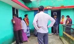 CG Crime : बच्चों के रोने की आवाज सुनकर पहुंचा मकान मालिक, कमरे में फंदे पर मिले पति-पत्नी के शव