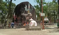 Bhuteshwar Mahadev : हर साल बढ़ता है भूतेश्वर महादेव का शिवलिंग, सावन में दर्शन के लिए उमड़ रहे श्रद्धालु