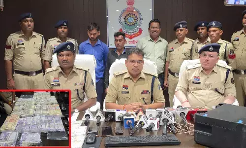 CG Crime : उधारी चुकाने पहुंचे तो थमा दिए 4.50 लाख के नकली नोट, तीन आरोपी गिरफ्तार