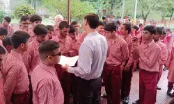 दिव्यांग छात्रों ने खत्म किया प्रदर्शन, मांगों पर संस्थान ने दिया लिखित आश्वासन, जानिए क्या थी उनकी मांगे
