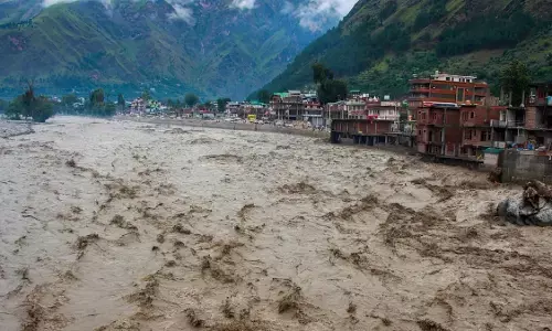 हिमाचल में बारिश से हाहाकार: 288 सड़कें बंद, 112 ट्रांसफार्मर ठप; 3 गांवों का संपर्क टूटा हिमाचल में बारिश से हाहाकार: 288 सड़कें बंद, 112 ट्रांसफार्मर ठप; 3 गांवों का संपर्क टूटा