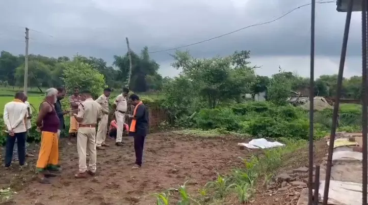 35577-untitled CG Crime : बुजुर्ग दंपती की नृशंस हत्या, कमकावाड़ा गांव में मचा हड़कंप, पुलिस जांच में जुटी