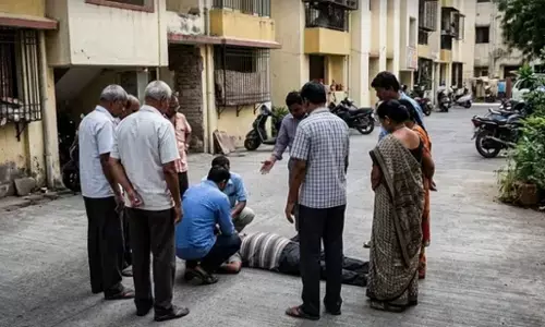 UP News : 8वीं मंजिल से कूदकर पशु चिकित्सक ने दी जान, 1.40 करोड़ की ठगी के बाद लिखा सुसाइड नोट