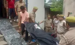 UP News : सिपाही की पत्नी ने घर में रखी सरकारी राइफल से खुद को मारी  गोली, जांच में जुटी पुलिस