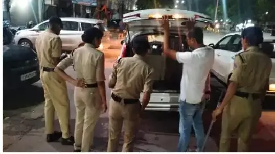 35656-raipur-police-alert Raipur Police Independence Day Security: रायपुर में 15 अगस्त को लेकर हाई अलर्ट, राजधानी के एंट्री और एग्जिट प्वाइंट पर 24 घंटे नाकेबंदी, 800 जवान तैनात