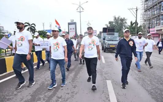 Raipur Freedom Run: हाथों में तिरंगा थाम कर कलेक्टर से लेकर जिले के अफसरों ने लगाई दौड़, रायपुर की सड़क पर दिखा देशभक्ति का रंग