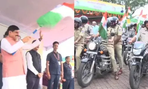 MP News : मध्य प्रदेश पुलिस बल की भव्य तिरंगा यात्रा का शुभारंभ, मुख्यमंत्री डॉ. मोहन यादव ने हरी झंडी दिखाकर किया रवाना
