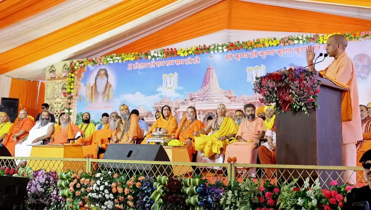 UP News : गोमाता की रक्षा का पाठ हमें मत पढ़ाइए, मौलवियों के ज्ञापन पर सीएम योगी का बड़ा बयान