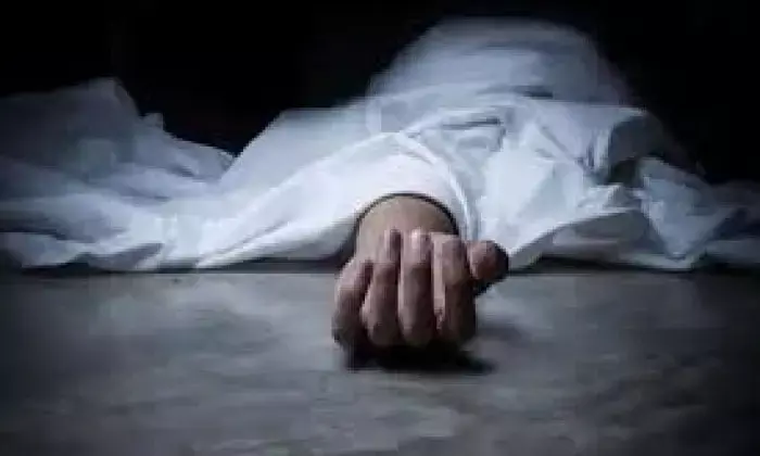 Raipur City Crime : AIIMS के सामने युवक की मौत, चलती कार से गिरने की आशंका, प्रेम प्रसंग से जुड़ा विवाद