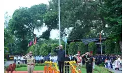Raipur Independence Day Celebrations: राज्यपाल रमेन डेका ने लोकभवन में किया ध्वजारोहण, परेड की ली सलामी,मोबाइल एम्बुलेंस को हरी झंडी दिखाकर किया रवाना