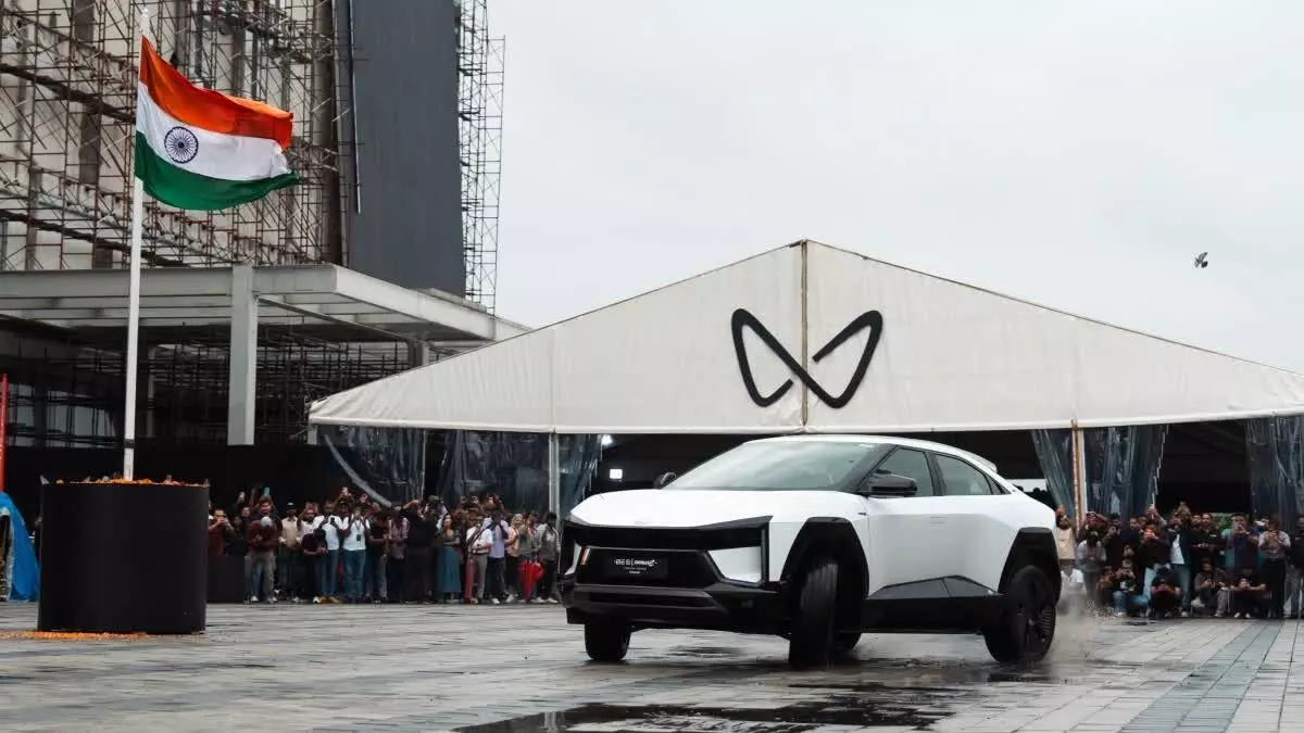 35800-m1 Mahindra BE 6 Sporteq लॉन्च: एक चार्ज में 682KM की रेंज, Google Gemini जैसे फीचर्स, 8 वेरिएंट, 12 कलर और 3 बैटरी ऑप्शन, जानें कीमत