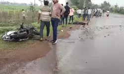 CG Accident : कार-बाइक की आमने-सामने भिड़ंत, 5 साल के मासूम समेत 4 घायल