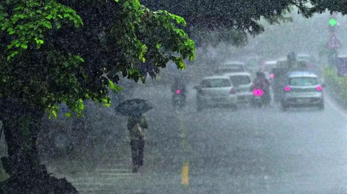 Chhattisgarh Weather: आज छत्तीसगढ़ में कैसा रहेगा मौसम? उत्तर हिस्से में भारी बारिश के साथ बिजली गिरने की चेतावनी, जानें राजधानी का हाल
