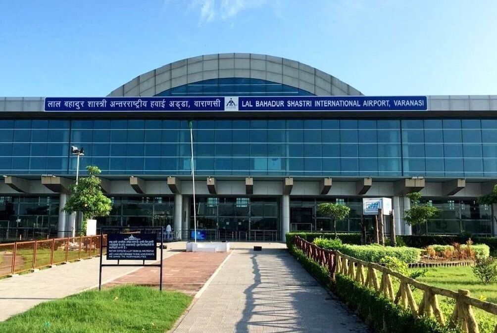 Babatpur Airport: बाबतपुर एयरपोर्ट पर लाइसेंसी पिस्टल से चली गोली, 2 सुरक्षा कर्मी घायल; मुंबई जा रहा था यात्री