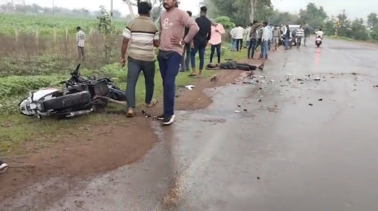 CG Accident : कार-बाइक की आमने-सामने भिड़ंत, 5 साल के मासूम समेत 4 घायल