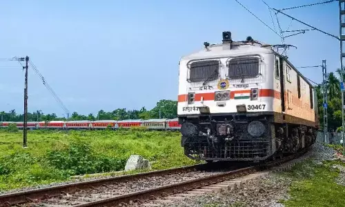 Railway Recruitment 2026: रेलवे में सरकारी नौकरी का मौका: 1,400 से ज्यादा पदों पर होगी भर्ती, जानें योग्यता और आवेदन प्रक्रिया