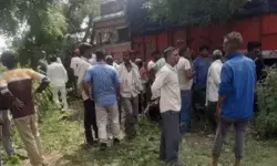UP Accident : तेज रफ्तार ट्रक की चपेट में आने से पति-पत्नी समेत तीन की मौत; चालक हिरासत में