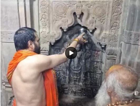 Ujjain Nagchandreshwar Temple: श्रावण के तीसरे सोमवार पर महाकाल के दरबार में उमड़ा आस्था का सैलाब, नागपंचमी पर नागचंद्रेश्वर के दर्शन के लिए उमड़ी भीड़
