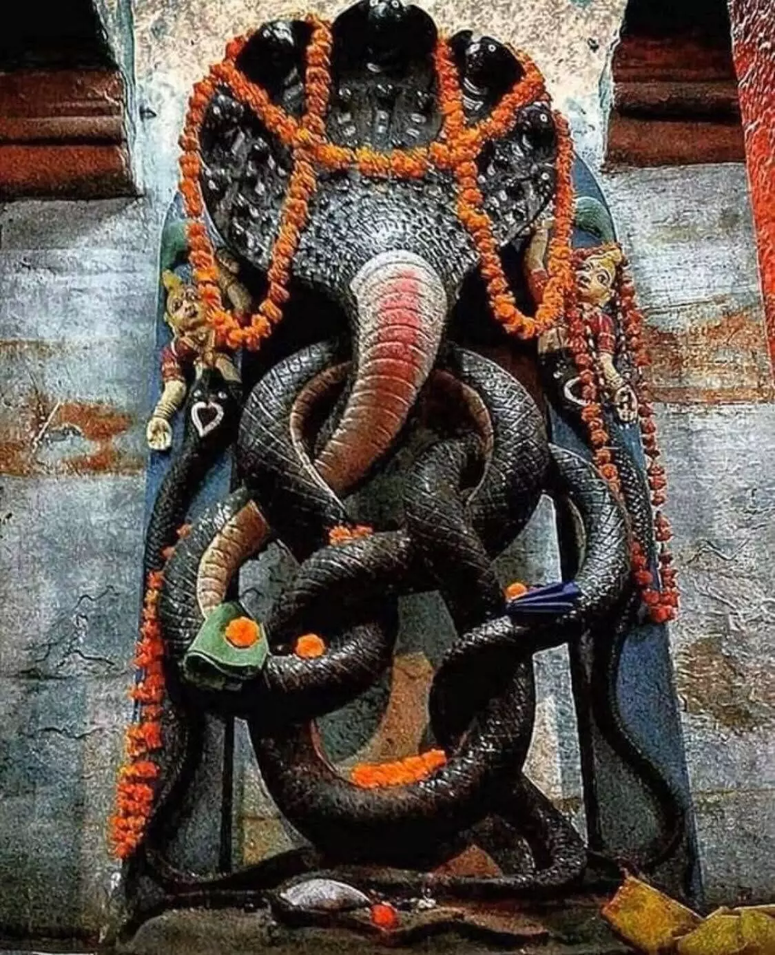 35963-- Nag Panchami 2026 : नाग देवता के 10 प्रसिद्ध मंदिर, जहां दर्शन के लिए उमड़ते हैं श्रद्धालु