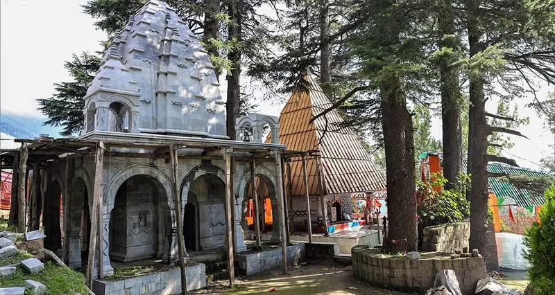 35971-- Nag Panchami 2026 : नाग देवता के 10 प्रसिद्ध मंदिर, जहां दर्शन के लिए उमड़ते हैं श्रद्धालु