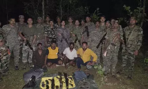 Gumla Crime : 5 लाख के इनामी JJMP कमांडर समेत 4 उग्रवादी गिरफ्तार, हथियारों का जखीरा बरामद