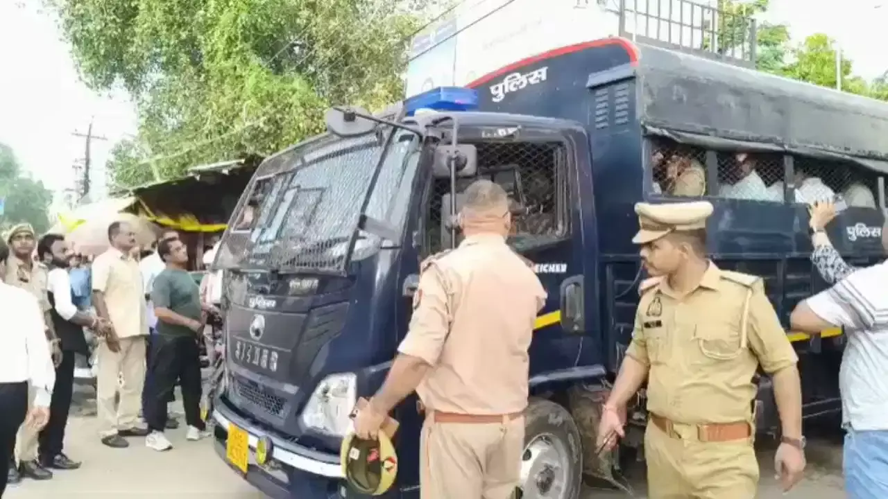 UP News : 6 साल बाद आदित्य हत्याकांड में बड़ा फैसला, पूर्व सपा जिलाध्यक्ष आरपी यादव समेत 14 दोषियों को उम्रकैद, 2 आरोपी बरी