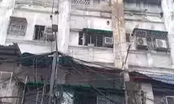 Kolkata New Market fire: कोलकाता न्यू मार्केट इलाके के होटल में आधी रात को लगी भीषण आग, 9 लोगों की मौत