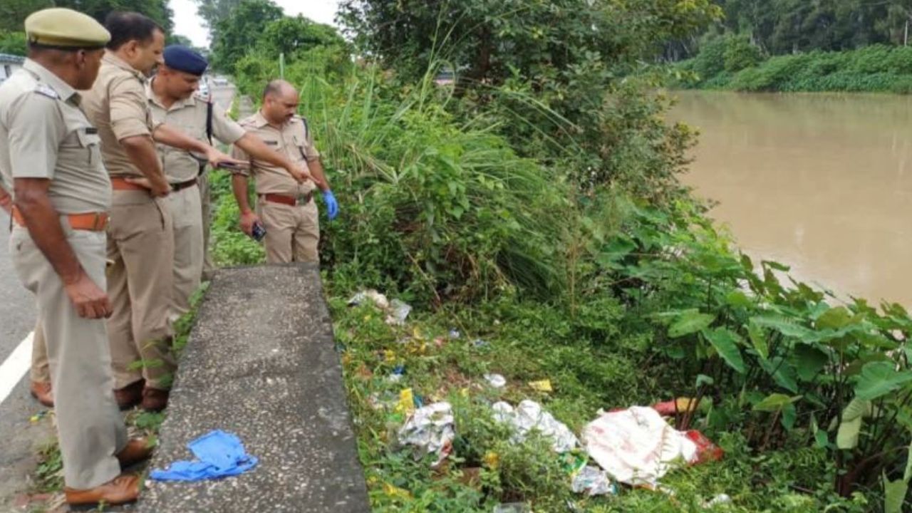 UP Crime : बेटी ने प्रेमी संग मिलकर सौतेली मां को मारा, नहर किनारे मिला सिर कटा शव, दोनों हिरासत में