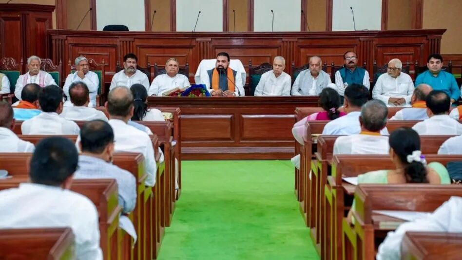 Bihar Cabinet: बिहार कैबिनेट के बड़े फैसले: बनेगा 6 लेन ग्रीनफील्ड एक्सप्रेसवे, 11 जिलों से होंगे कनेक्ट, निजी नलकूप योजना के साथ इन प्रस्तावों को मिली मंजूरी