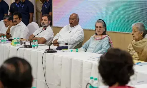 CWC बैठक में बड़ा फैसला: वंदे मातरम् के सिर्फ शुरुआती दो पैरा गाएगी कांग्रेस, राम मंदिर चंदा चोरी पर देशभर में प्रदर्शन का एलान
