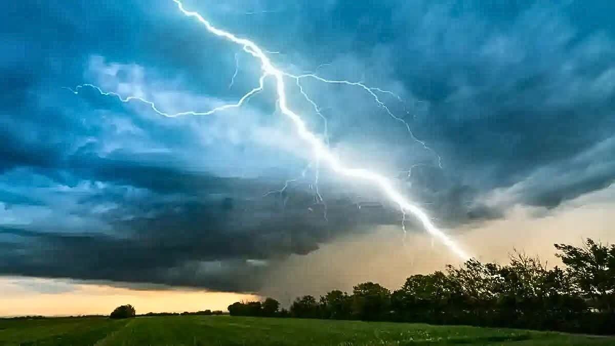 CG Weather : छत्तीसगढ़ में 3 दिन बारिश का अलर्ट, इन जिलों में बिजली गिरने का खतरा