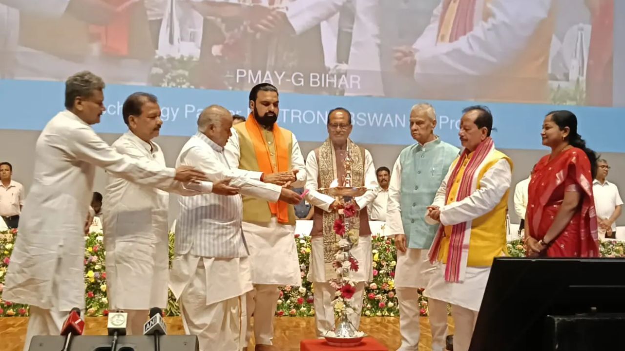 Bihar News : 11 लाख से ज्यादा गरीब परिवारों को मिलेगा पक्का मकान, केंद्र ने पीएम आवास योजना को दी मंजूरी