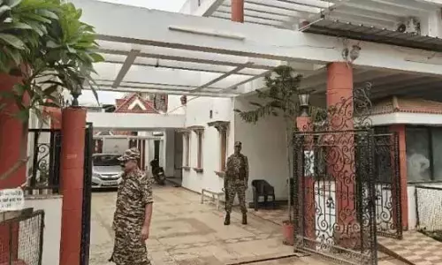 ED raids: कांग्रेस नेता रामगोपाल अग्रवाल के घर ईडी की दबिश, 8 अफसरों की टीम खंगाल रही दस्तावेज
