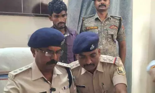 Bihar Crime : पैसों के लालच में बेटे ने मां को मार डाला, गन्ने के खेत में फेंका शव, फिर रची लूट की झूठी कहानी