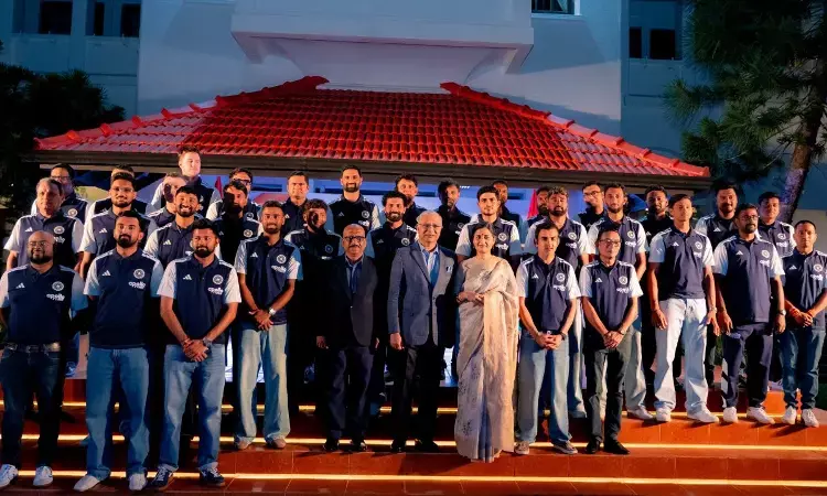SL vs IND 2nd Test: दूसरे टेस्ट से पहले इंडिया हाउस में हुआ खिलाड़ियों का स्वागत, भारतीय उच्चायुक्त ने दोनों टीमों को दी दावत