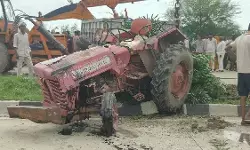 UP Accident : 42 मजदूरों से भरी ट्रैक्टर-ट्रॉली पलटी, किशोरी समेत 3 की मौत, 20 घायल