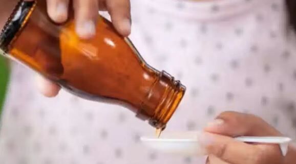 FDC Cold Cough Medicine Ban: ध्यान से पढ़ें ये खबर, चार साल से कम उम्र के बच्चों को नहीं दी जाएगी सर्दी-जुकाम की यह दवा, केंद्र सरकार ने लगाया बैन