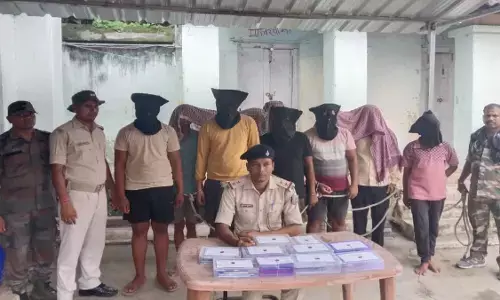 Cyber Crime : जंगल में बैठकर चल रहा था साइबर ठगी का खेल, 10 आरोपी गिरफ्तार, 22 मोबाइल और 19 सिम बरामद