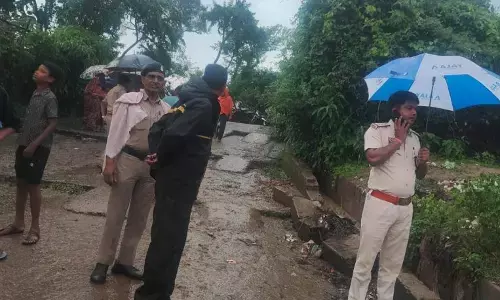 CG News : स्कूल से घर लौटते समय नदी में बहे 3 बच्चे, एक का शव मिला, दो की तलाश जारी
