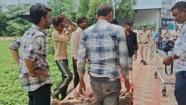 MP News : दो जिगरी दोस्तों की एक साथ मौत, खेत में एक ही रस्सी से फंदे पर लटके मिले शव