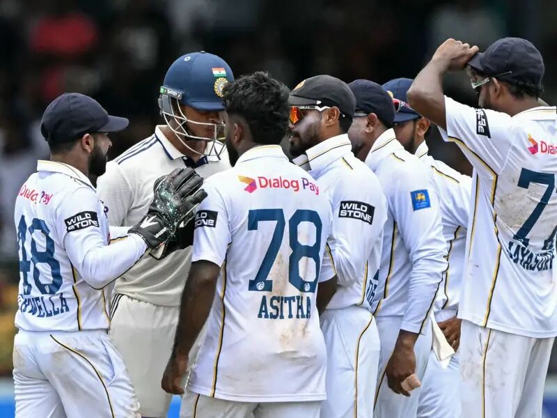 IND vs SL 2nd Test: मैदान पर भिड़े यशस्वी जायसवाल और असिथा फर्नांडो, सिर टकराने के बाद धक्का-मुक्की – VIDEO