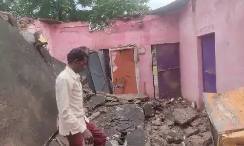 CG News : पंचायत भवन बना मलबे का ढेर, हादसे से कुछ सेकंड पहले बाहर निकले सरपंच-सचिव