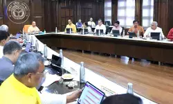 UP Cabinet : योगी कैबिनेट के बड़े फैसले : 60 से अधिक उम्र की महिलाओं को आजीवन फ्री बस यात्रा; एक्सप्रेसवे विस्तार और छात्रवृत्ति पोर्टल को दी मंजूरी