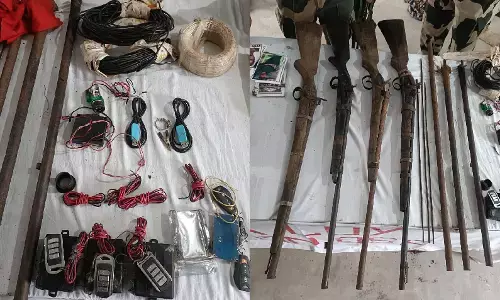 CG News : जंगल में नक्सलियों का डंप बरामद, हथियार और वायरलेस सेट समेत सामान जब्त