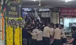 Ujjain: महाकाल मंदिर में कांवड़ियों का हंगामा: बैरिकेड तोड़ गर्भगृह में घुसने की कोशिश, 7 सुरक्षाकर्मी घायल