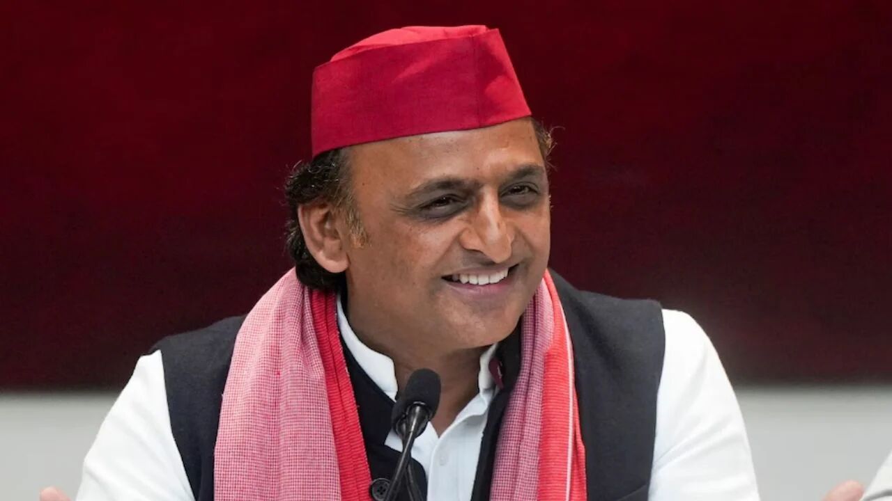 UP Election : महिलाओं को हर साल 40 हजार और छात्राओं को लैपटॉप, अखिलेश यादव ने चुनाव से पहले किए कई बड़े वादे