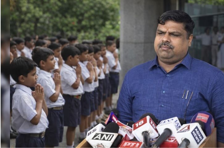 Chhattisgarh School Education Department: छत्तीसगढ़ के स्कूलों में बड़ा बदलाव: अब क्लासरूम में पढ़ाई की होगी सख्‍त मानिटरिंग, हर स्कूल में बनेगी बैंड पार्टी और बालिकाओं को मिलेगा कराटे का प्रशिक्षण