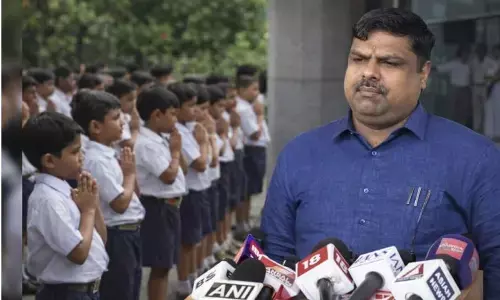 Chhattisgarh School Education Department: छत्तीसगढ़ के स्कूलों में बड़ा बदलाव: अब क्लासरूम में पढ़ाई की होगी सख्‍त मानिटरिंग, हर स्कूल में बनेगी बैंड पार्टी और बालिकाओं को मिलेगा कराटे का प्रशिक्षण